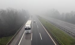 Anadolu Otoyolu'nun Düzce kesiminde sis hakim oldu