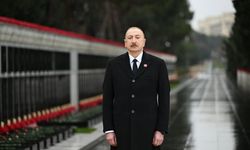 Azerbaycan Cumhurbaşkanı Aliyev, 20 Ocak şehitlerini andı
