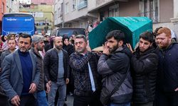 Bağcılar'da doğal gazdan zehirlendiği değerlendirilen 3 kişinin cenazesi defnedildi