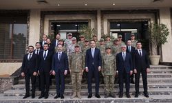 Bakan Bayraktar, Trablus'ta Libya Görev Grubu Komutanlığını ziyaret etti