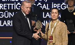 Bakan Ersoy, Kültür ve Turizm Bakanlığı Özel Ödülleri ve Yaşayan İnsan Hazineleri Ödül Töreni'nde konuştu: