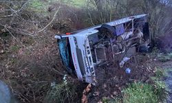 Balıkesir'de işçileri taşıyan midibüsün devrilmesi sonucu 16 kişi yaralandı