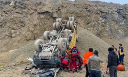 Bartın'da devrilen kamyonun sürücüsü öldü