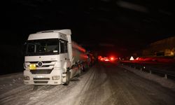 Bayburt'ta kar ve tipi nedeniyle ulaşım güçlükle sağlanıyor