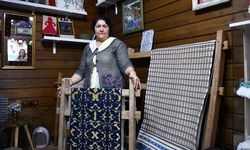 Bilecik'te 6 ayda dokunan 'kadife çatma' halısı için ip kesme töreni düzenlendi