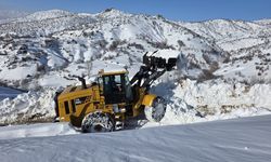 Bingöl Valisi Çelik, 1600 rakımda yürütülen karla mücadele çalışmalarını inceledi