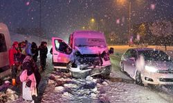 Bingöl'de zincirleme trafik kazasında 10 kişi yaralandı