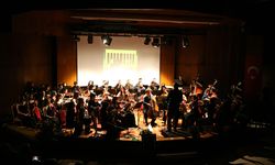 Bolu'daki otel yangınında yaşamını yitiren aile anısına Adana'da konser düzenlendi