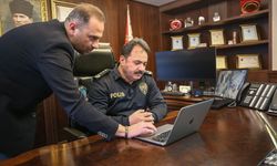 Bursa İl Emniyet Müdürü Gökce, AA'nın 'Yılın Kareleri' oylamasına katıldı