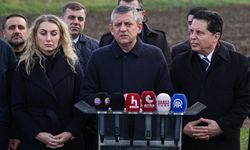 CHP Genel Başkanı Özel, Marmara Kapalı Ceza İnfaz Kurumu önünde konuştu: