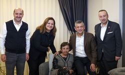 CHP Genel Başkanı Özel'den Afyonkarahisar Belediye Başkanı Köksal'ın annesi Meral Serdar'a ziyaret