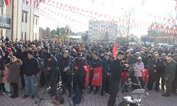 CHP'nin kesin ihraç talebiyle disipline sevk ettiği Yazıhan Belediye Başkanı Göçer miting düzenledi: