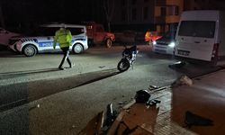 Çorum'da otomobille çarpışan motosikletteki 2 kişi yaralandı
