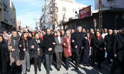 DEM Parti Eş Genel Başkanları Hatimoğulları ve Bakırhan, Mardin'de yürüyüşe katıldı