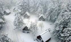 Demirci'nin yüksek kesimlerinde kar etkili oluyor