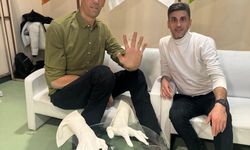 'Dünyanın en uzun adamı' Sultan Kösen'in ellerinin kalıbı çıkartıldı