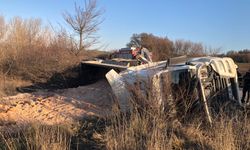 Edirne'de devrilen tırın sürücüsü yaralandı