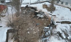 Erzurum'da suça zemin hazırlayan metruk binaların yıkımı sürüyor