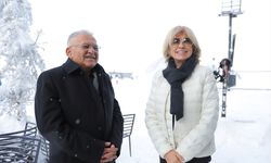 Eski Başbakan Çiller Erciyes'te tatil yapıyor