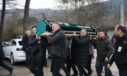 Etiyopya'da turistik gezi sırasında uğradığı saldırıda öldürülen Güngör'ün cenazesi Balıkesir'de defnedildi