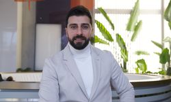 'Filistinli Selim' Gazze'nin sesini tiyatro sahnesine taşıyor