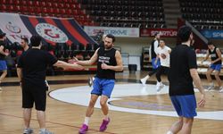Gaziantep Basketbol zirveden inmek istemiyor