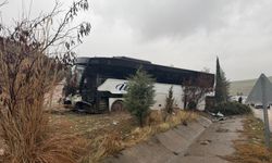GÜNCELLEME - Adıyaman'da yolcu otobüsü ile otomobilin çarpıştığı kazada 3 kişi öldü