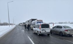 GÜNCELLEME - Kar ve tipi nedeniyle kapanan Sivas-Malatya kara yolu ulaşıma açıldı