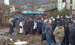 GÜNCELLEME - Kocaeli'de otomobilin çaya düşmesi sonucu ölen baba ve oğlunun cenazeleri defnedildi