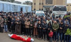 İsrail ateşkese rağmen Gazze Şeridi'nde Filistinli bir çocuğu öldürdü