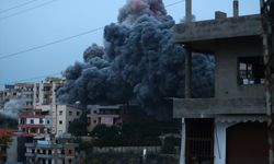 İsrail ordusu Lübnan'da saldırı tehdidinde bulunduğu 3 beldeyi hedef aldı