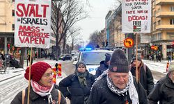 İsrail'in ateşkese rağmen Gazze'ye saldırıları sürdürmesi İsveç'te protesto edildi