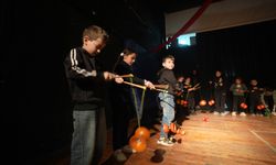 İsrail'in kışlaya çevirdiği 'Özgürlük Tiyatrosu' Filistinli çocuklar için başka bir mekanda perdelerini açıyor