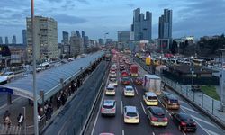 İstanbul'da akşam saatlerinde trafik yoğunluğu yüzde 83'e çıktı