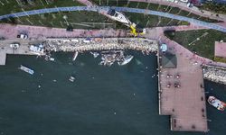 İstanbul'da dün etkili olan şiddetli fırtına ve yağış hayatı olumsuz etkiledi