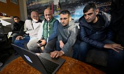 İstanbul'da görev yapan taksiciler AA'nın 'Yılın Kareleri' oylamasına katıldı