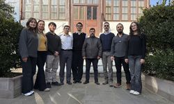 İzmir'de lise öğrencileri tarihi Necip Paşa Kütüphanesi'nin tanıtımı için belgesel çekti