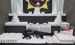 İzmir'de otomobilde 8 bin uyuşturucu hap ele geçirildi