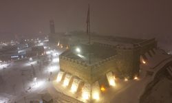 Karla kaplanan Erzurum'un tarihi yapıları dronla görüntülendi