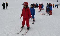 Kars'ta 'Karın Yıldızları Sarıkamış'ta Projesi' ile 2 bin öğrenci kayakla tanıştı