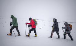 Kars'ta Sarıkamış şehitleri Yahni Dağı'nın zirvesinde anıldı