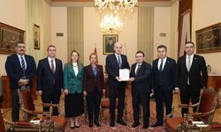 Kartalkaya Kayak Merkezi'ndeki Otel Yangınını Araştırma Komisyonu, raporunu TBMM Başkanı Kurtulmuş'a sundu