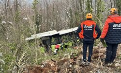 Kocaeli'de belediye otobüsü şarampole devrildi