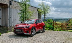 Lexus LBX 'En İyi Kabine Sahip Küçük SUV' seçildi