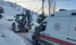 Malatya'da kar nedeniyle mahsur kalan hasta, ekiplerce hastaneye ulaştırıldı