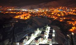 Malatya'da karla beyaza bürünen tarihi yapılar dronla görüntülendi