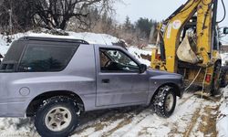 Mersin'de kardan kapanan yolları açma çalışmaları sürüyor