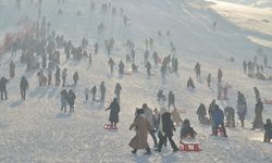 Muş'ta kayakseverler hafta sonu kayak merkezinde yoğunluk oluşturdu