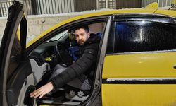 Muş'ta taksi şoförü yüksek ateşi olan çocuğu kucağında taşıyarak hastaneye yetiştirdi