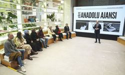 Öğretmenlerden AA İstanbul Uluslararası Haber Merkezine ziyaret